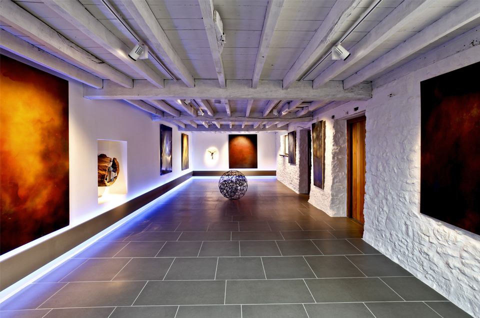 private art exhibitions